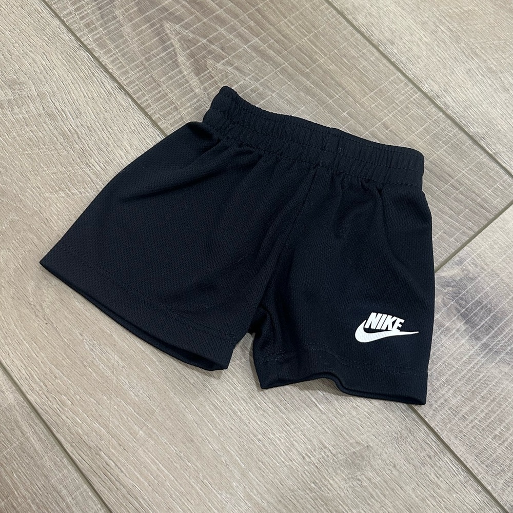Nike Athletic Shorts Elastic Waist in Black Size 6 Month